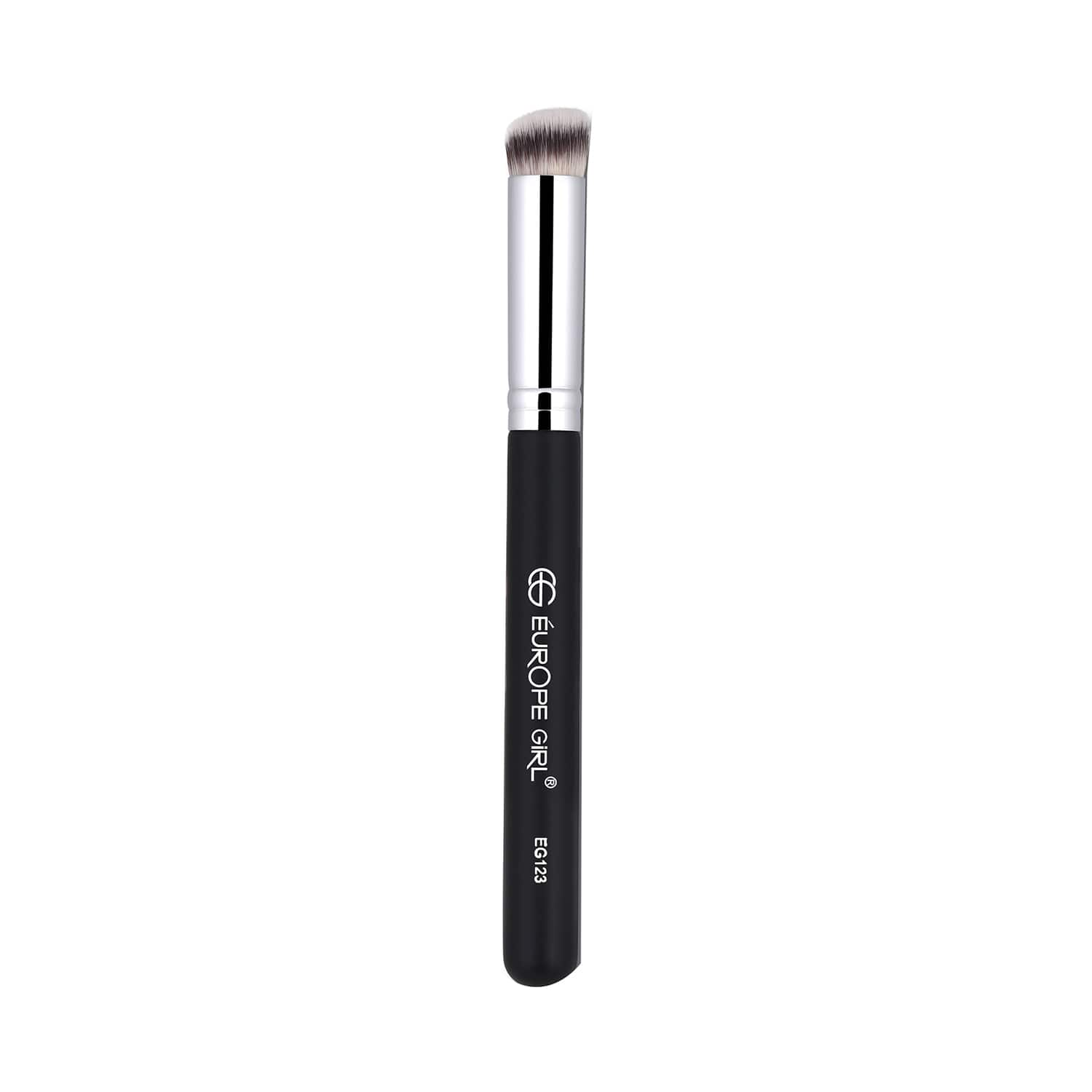 Europe Girl | Europe Girl 123 Concealer Brush - Black & Silver