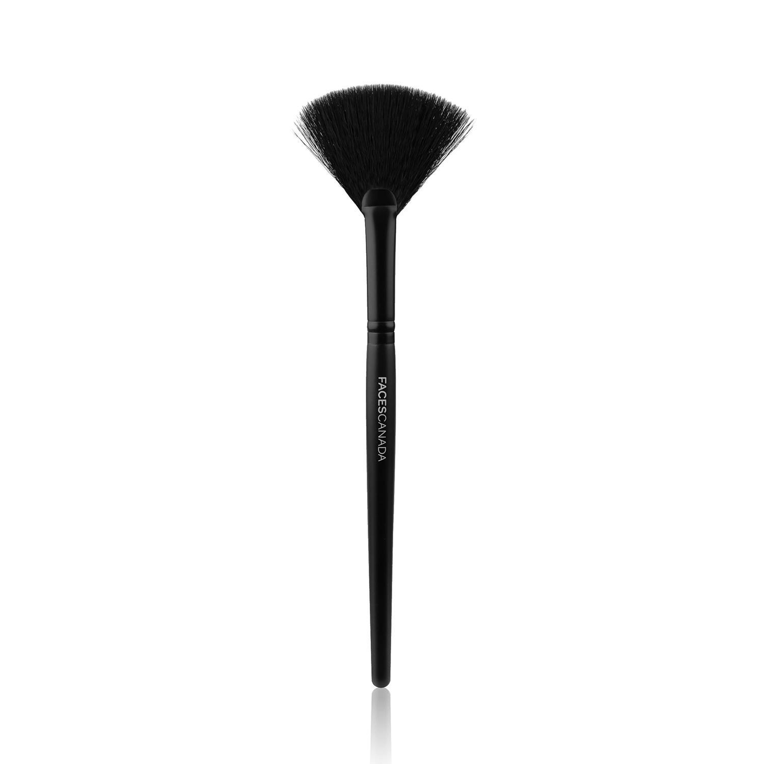 Faces Canada | Faces Canada Highlighter Fan Brush, Wide Fan Brush For Precise To Wide Coverage, Airbrush Finish