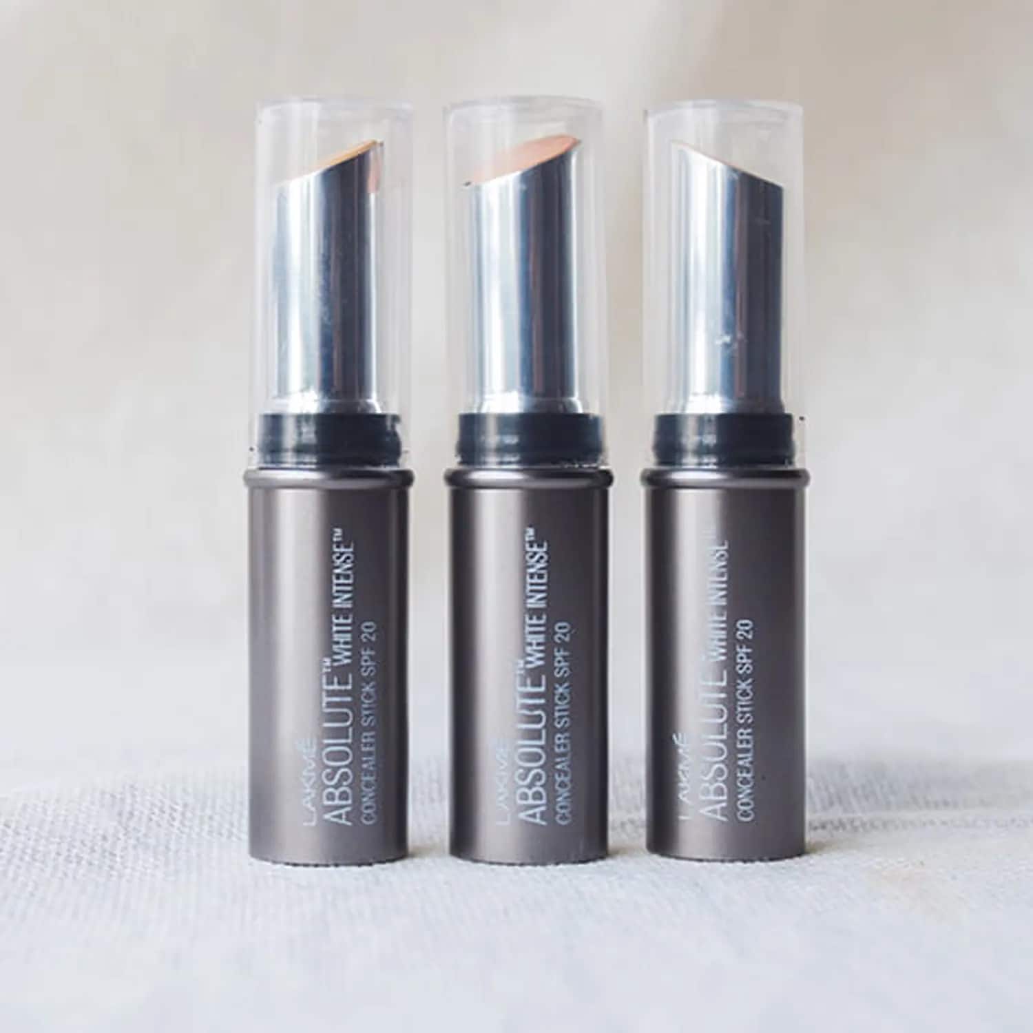 Lakme Absolute White Intense SPF 20 Concealer Stick Ivory 01 3.6g