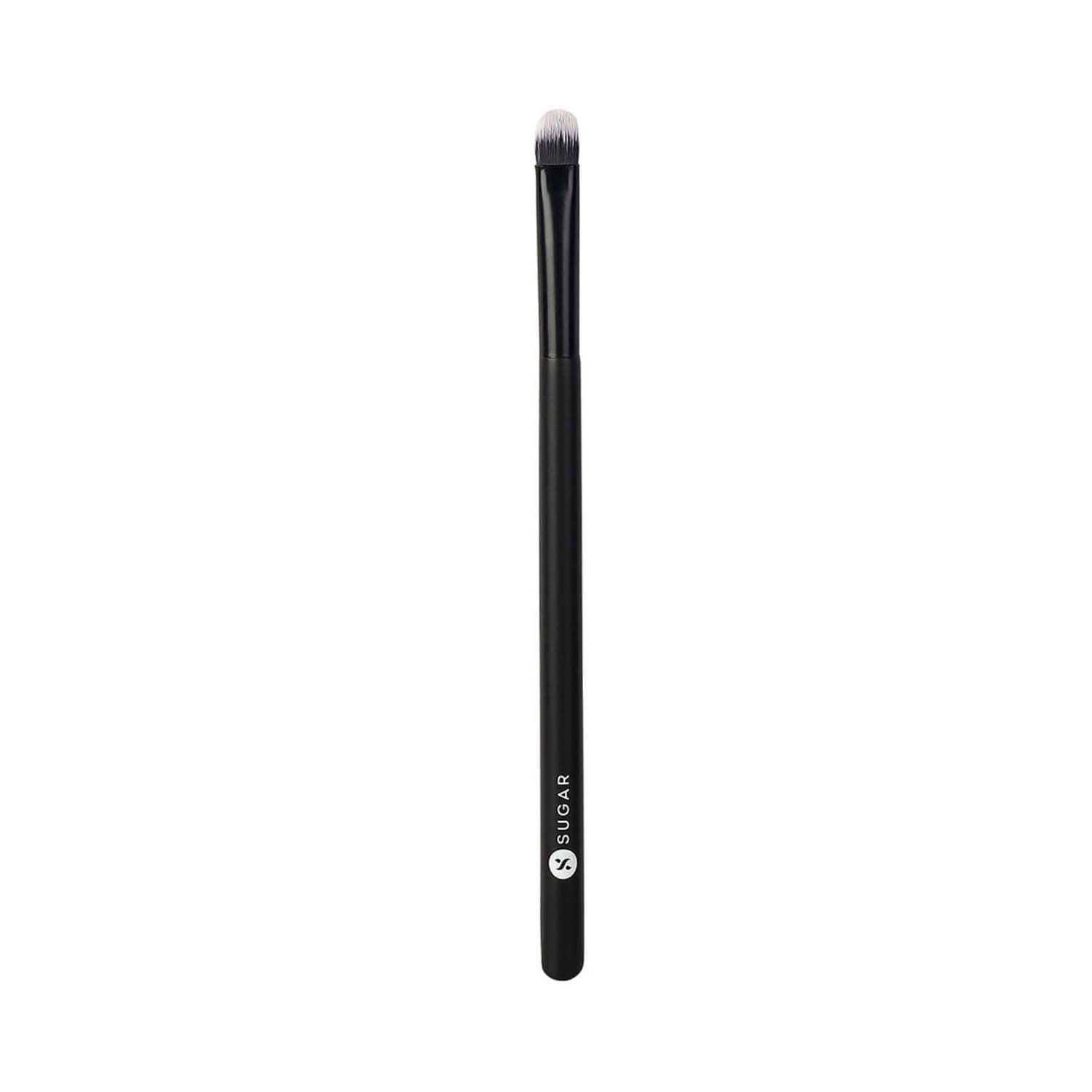 SUGAR Cosmetics | SUGAR Cosmetics 041 Flat Blend Trend Eyeshadow Brush - Black (17g)