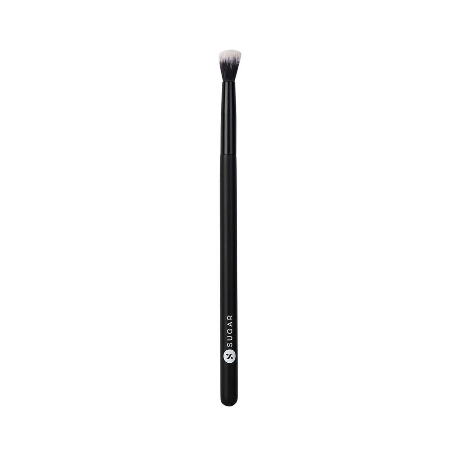 SUGAR Cosmetics | SUGAR Cosmetics 043 Round Blend Trend Eyeshadow Brush - Black (18g)