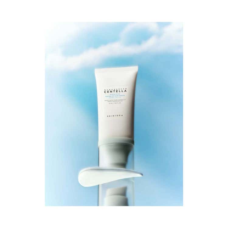 SKIN1004 Madagascar Centella Hyalu-Cica Water-Fit Sun Serum SPF50+ PA++++ thumbnail 4