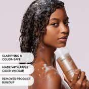 OUAI Merry On Melrose Kit - Shampoo Scalp & Body Scrub & Body Cleanser (3 pcs)