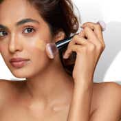 Ruby's Organics Skin Tint Mattifying Foundation - M02 (30 ml)