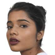 KIRO Lush Moist Matte Lipstick - Lunar Berry 09 (4.2 g)
