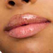 essence Extreme Shine Volume Lip Gloss - 01 Crystal Clear (5 ml)