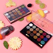 Matt Look Glitters N Highlight Eyeshadow Palette - Limited Edition (18 g)
