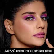 Lakme Glitterati Chroma Chic Eye Shadow Palette - Smokin Glam (12 g)