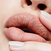 M.A.C Matte Lipstick - Honey Love (3 g)