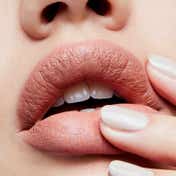 M.A.C Matte Lipstick - Yash (3 g)