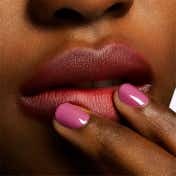 M.A.C Powder Kiss Lipstick - Dubonnet Buzz (3 g)