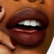 M.A.C Powder Kiss Lipstick - Turn To The Left (3 g)
