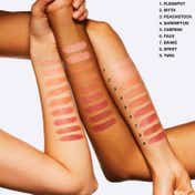 M.A.C Satin Lipstick - Brave (3 g)