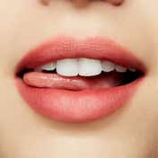 M.A.C Powder Kiss Lipstick - Brickthrough (3 g)