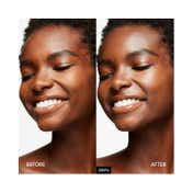M.A.C Strobe Dewy Skin Tint - 04 Deep (30 ml)