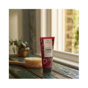 The Body Shop Showers Scrub Strawberry (200 ml)