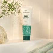 The Body Shop Tea Tree Squeaky Clean Scrub (125 ml)