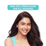Pond's Light Moisturizer Non-Oily Fresh Feel With Vitamin E & Glycerine (100ml)