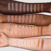 Huda Beauty Easy Bake Loose Baking & Setting Powder - Pound Cake (20 g)