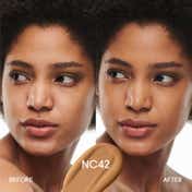 M.A.C Studio Radiance Serum Powered Foundation - NC42 (30 ml)