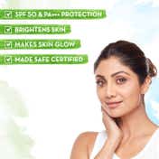 Mamaearth Vitamin C Daily Glow Sunscreen with Vitamin C & Turmeric for Tan Protection (80g)