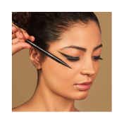 Renee Cosmetics Pointy End Sketch Pen Eyeliner - Black (1.5 ml)