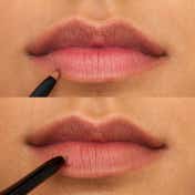 essence 8H Matte Comfort Lipliner - 01 Cinnamon Spice (0.3 g)