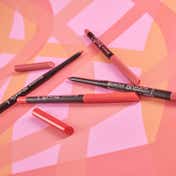 essence 8H Matte Comfort Lipliner - 03 Soft Beige (0.3 g)