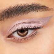 essence Luminous Eye Tint Liquid Shadow - 04 Glazed Candy Cloud (6 ml)