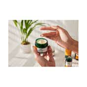 The Body Shop Vitamin C Glow Boosting Intense Moisturiser (50 ml)