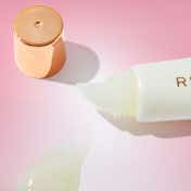 Makeup Revolution Juicy Peptide Lip Balm - Clear Ice (8 ml)