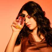Giordano Sunset Stroll Eau De Parfum (100 ml) with Middle Note as Woody Amber