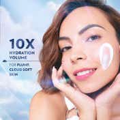 Vaseline Cloud Soft Light Moisturiser 100 Hours Non-Sticky Hydration Ceramides and Hyaluron (200 ml)