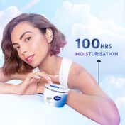 Vaseline Cloud Soft Light Moisturiser 100 Hours Non-Sticky Hydration Ceramides and Hyaluron (200 ml)