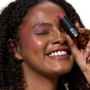 Kiro Wonder Wand Multi-Stick - Crushed Berry (7.5 g)
