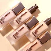 Matt Look Bare Canvas Hydra Glow Foundation - Natural Glow-04 (30 ml)