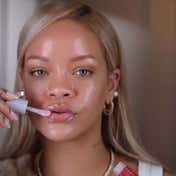 FENTY SKIN Fenty Treatz Hydrating + Strengthening Lip Oil - Barbados Cherry (5.6 ml)