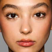 FENTY BEAUTY Hella Thicc Volumizing Mascara - Cuz I'M Black (10 ml)