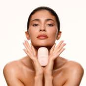 Kylie Cosmetics Skin Tint Brush - 03