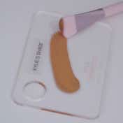 Kylie Cosmetics Skin Tint Brush - 03
