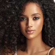 L.A. Girl PRO Coverage HD Foundation Soft Honey (28 ml)