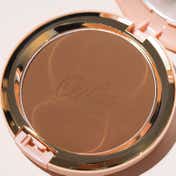 Oulac Sensual Touch Powder Sunkissed Bronzer - BS04 Caramel (10 g)
