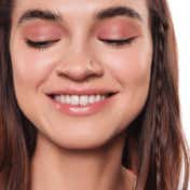 Essence Cream Eyeshadow - 01 Rose (5 g)