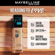 Maybelline New York Fit Me Matte + Poreless Liquid Foundation SPF 22 - 125 Nude Beige (30 ml)