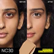 M.A.C Studio Fix Fluid SPF 15 Foundation - NC30 (30 ml)