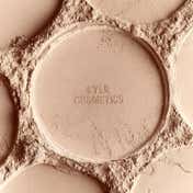 Kylie Cosmetics Natural Blur Powder Foundation - 3C (10 g)