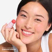 Makeup Revolution Skin Silk Marble Blush Stick - Sunkissed Apricot (4.5 g)