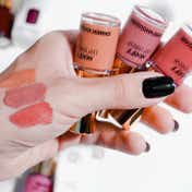 SAMER KHOUZAMI Matt Lip Drop Liquid Lipstick - Misty Rose 302 (6 ml)
