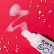essence Birthday Bomb Shiny Lipgloss - 01 Cake My Day! (10 ml)