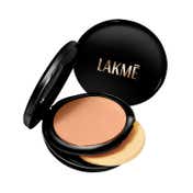 Lakme Xtraordin-airy Compact 2 In 1 Compact + Foundation Lightweight SPF17 - 06 Almond Honey (9 g)